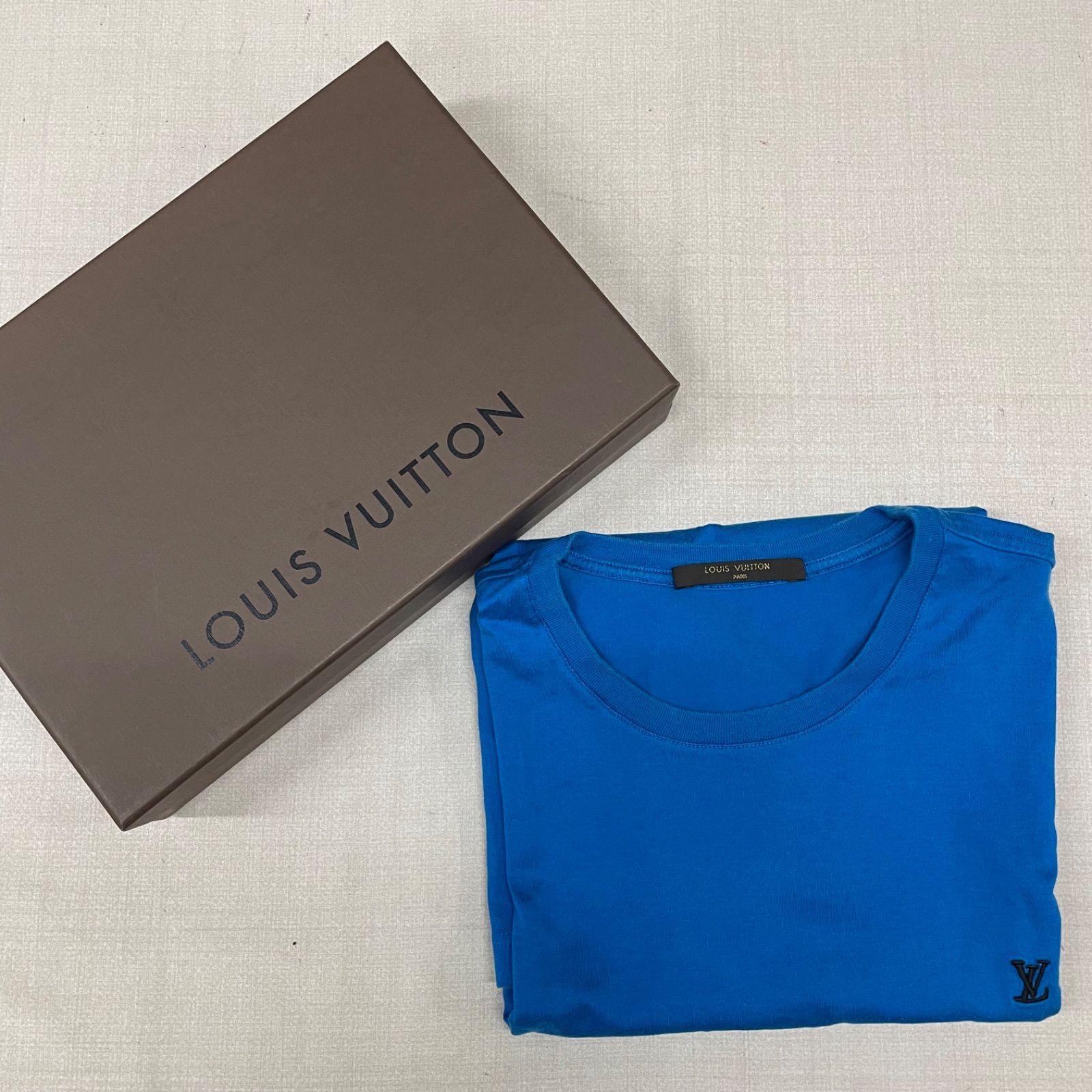 ◎ LOUIS VUITTON ルイヴィトン Tシャツ 半袖 ブルー 青 M ロゴ刺繍 ワンポイント CA38929 RM141Q H51Y05JC8 コットン 箱付き