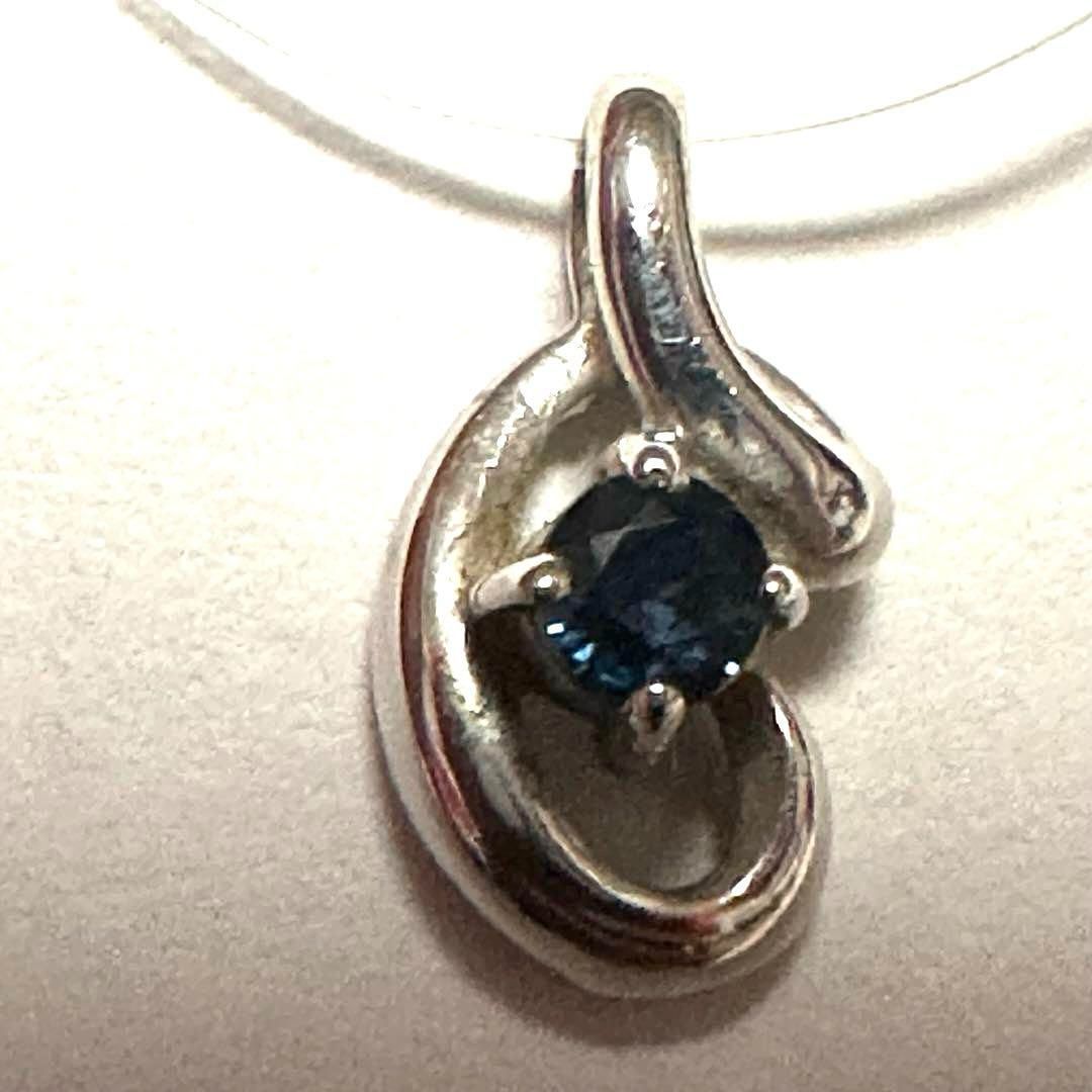 ジュエリーマキ ペントップ チャーム K9WG サファイア シルバー