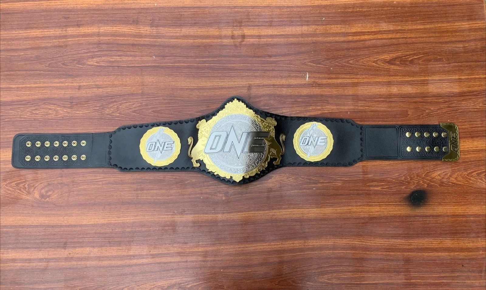 ONE 格闘技 チャンピオンベルト オーダーメイド 発送到着予定日 18日