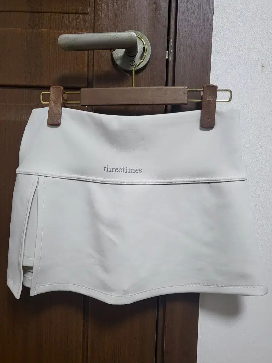threetimes スリータイムズ アスレティック スリット スカート M ベージュグレー athletic