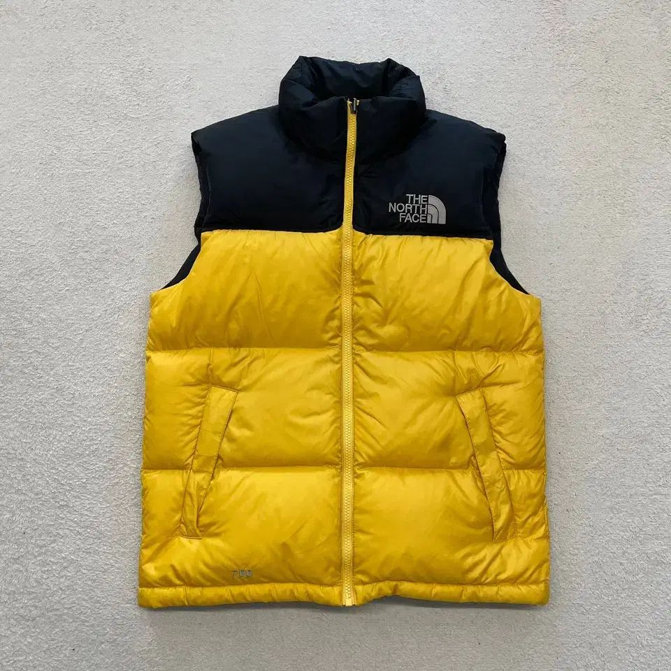 海外限定　ノースフェイス　ダウンベスト　700FP 黄色　Lサイズ THE NORTH FACE(ザノースフェイス) Nuptse(ヌプシ) 700 ダウン