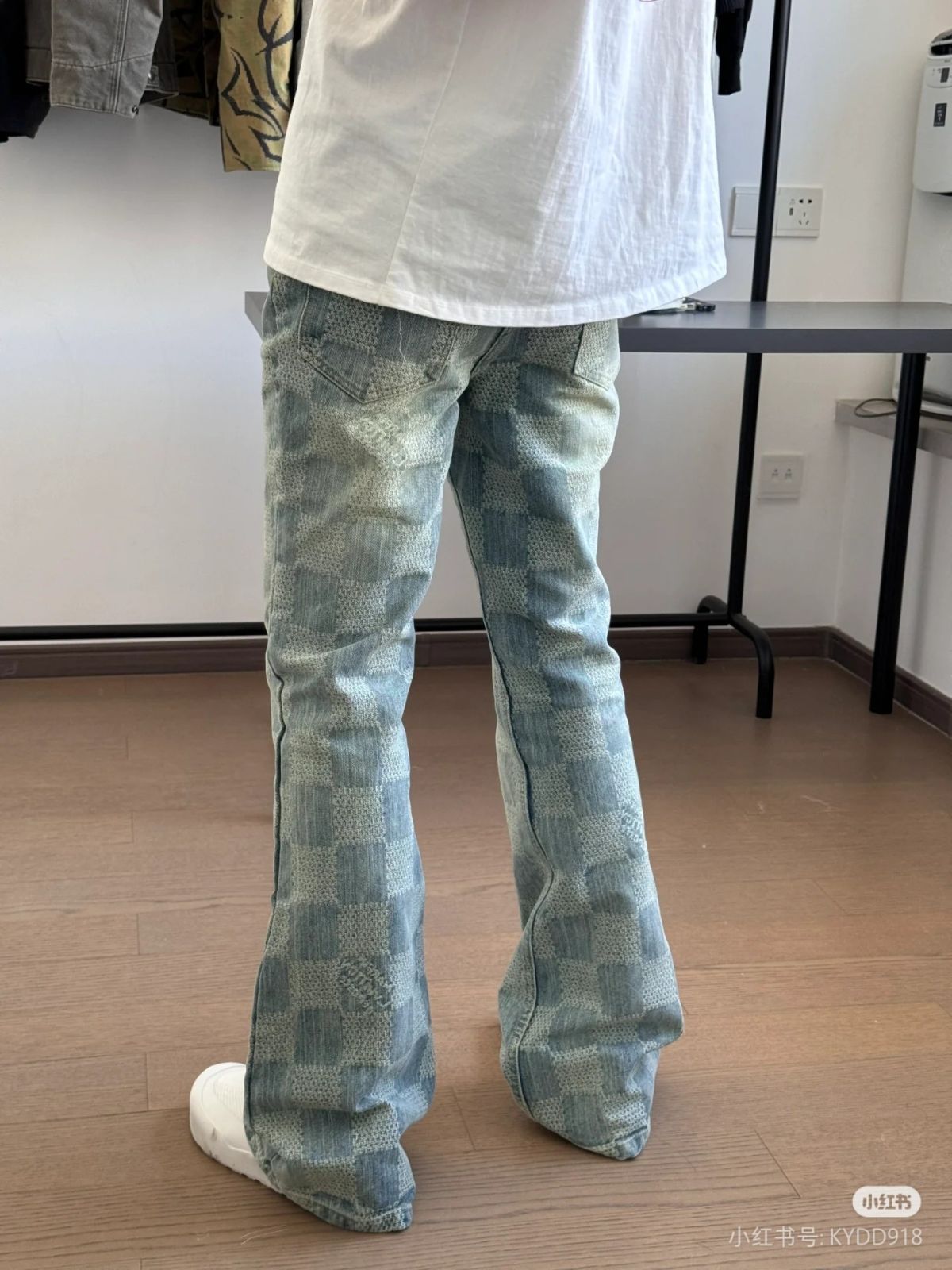LOUIS VUITTON フロック チェッカーボードジーンズ ルイ・ヴィトン（LOUIS VUITTON） ファージー・ウォン（Pharrell