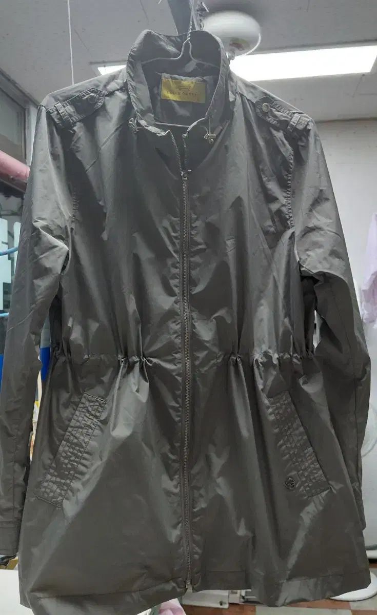 絶対大特恵！ ルイカステル レディース サファリ 100 未着用 新品続々入荷中！