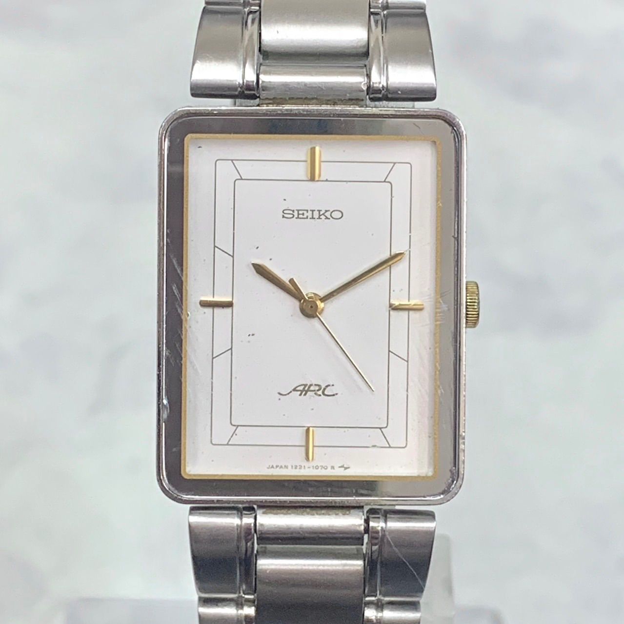 ヴィンテージ 薄型⭐️SEIKO ARC】 電池新品交換 セイコー アーク 7320-6360 白文字盤 アナログクオーツ メンズ腕時計 （AYA）  - メルカリ