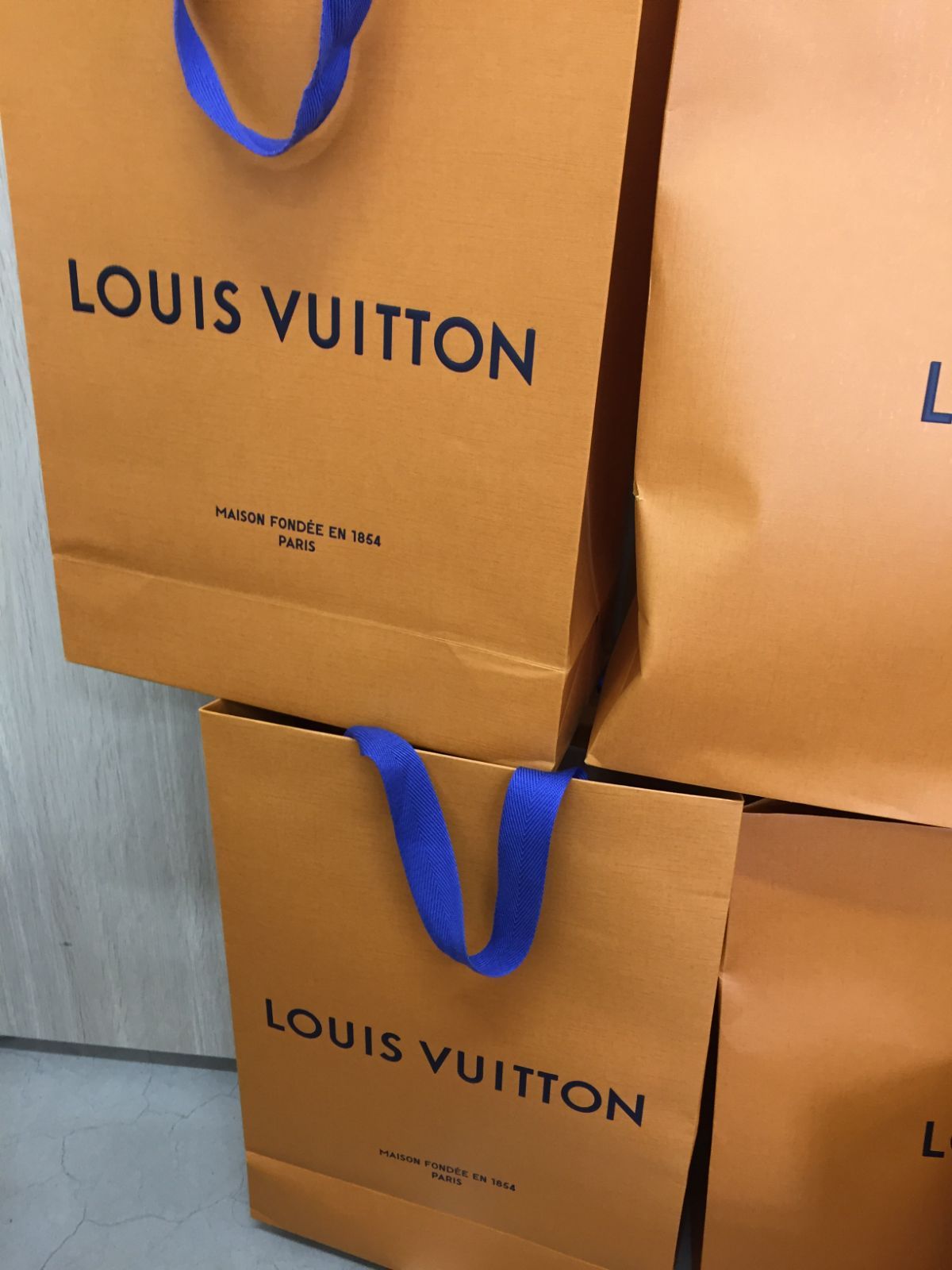 VUITTON ショッパー　箱　セット　まとめ売り LOUIS VUITTON ショッパーとボックスセット - メルカリ
