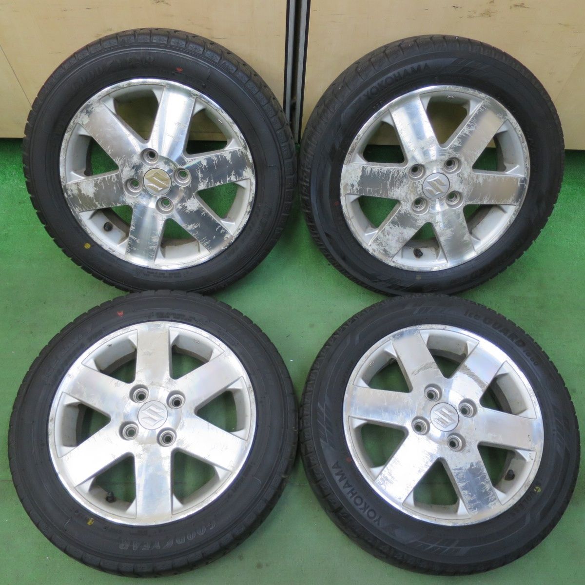 ジムニーシエラ純正アルミタイヤセット 県内であれば配送料無料で持って行きます。 ジムニーシエラ純正アルミタイヤセット 県内であれば配送料無料で持っ