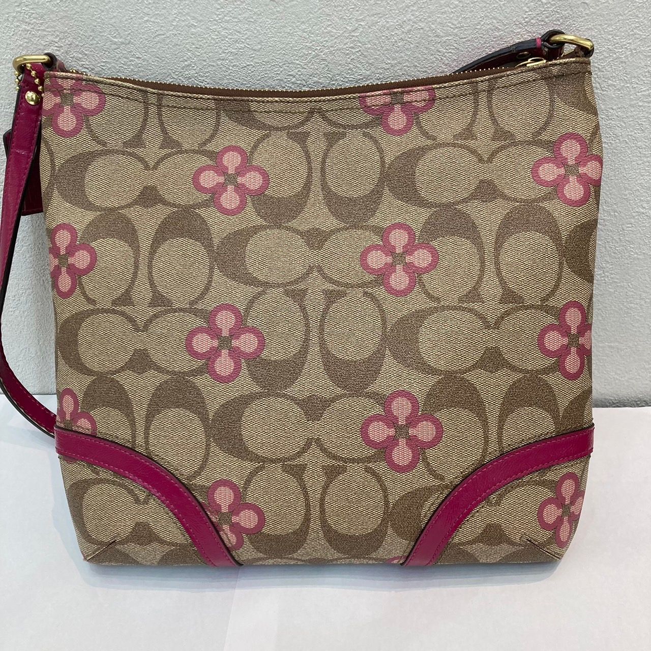 ◇【コーチ】ペイトン シグネチャー クローバー PVCトート 22224 コーチ⁄トートバッグ⁄ペイトンシグネチャースモールポケットトート