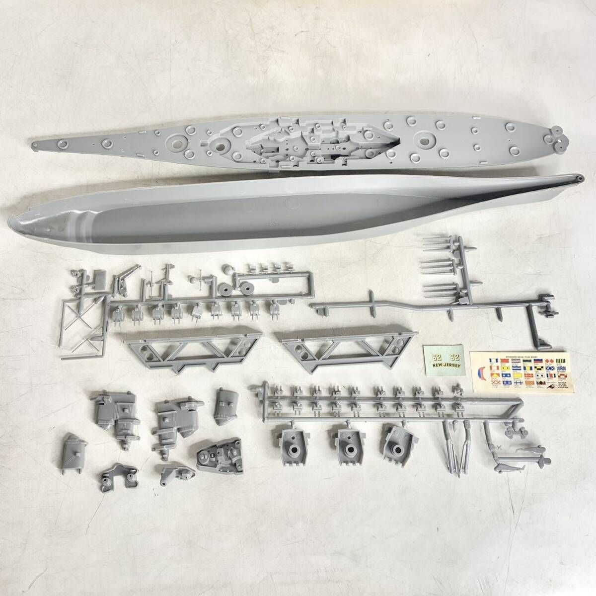 未組立 Revell レベル ニュージャージー BATTLESHIP U.S.S. New Jersey プラモデル H-349 現状品