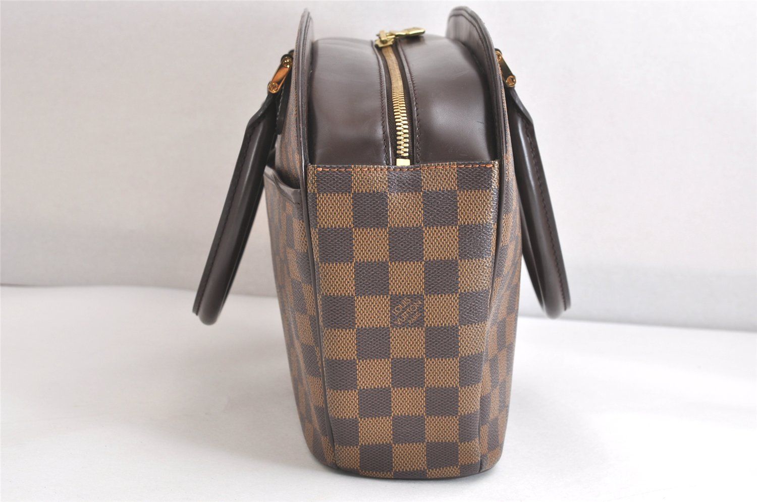 サリア ハンドバッグ