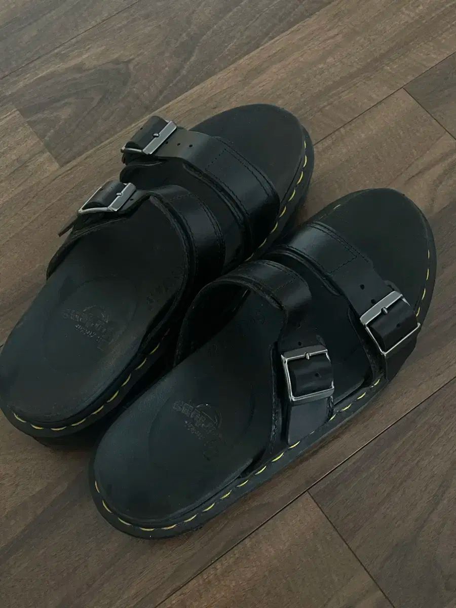 DR. MARTENS