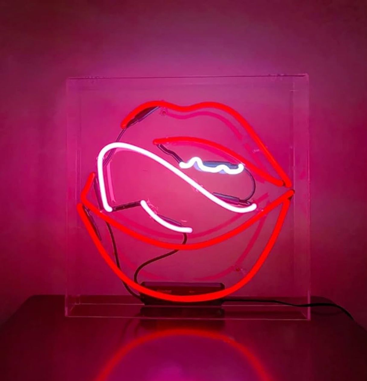 オーダーメイド　ネオンサイン リップ　唇 レッド LED オリジナル　ネオン管 オーダーメイド ネオン管 セクシーリップ 多色ネオンライト ボックス型