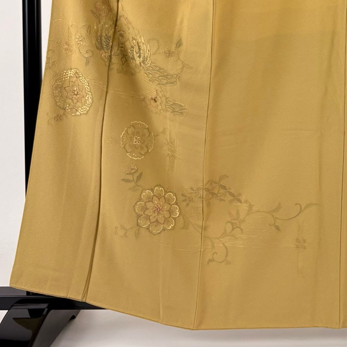 付下げ 身丈161cm 裄丈63.5cm S 袷 向かい鳥 華文 刺繍 からし色