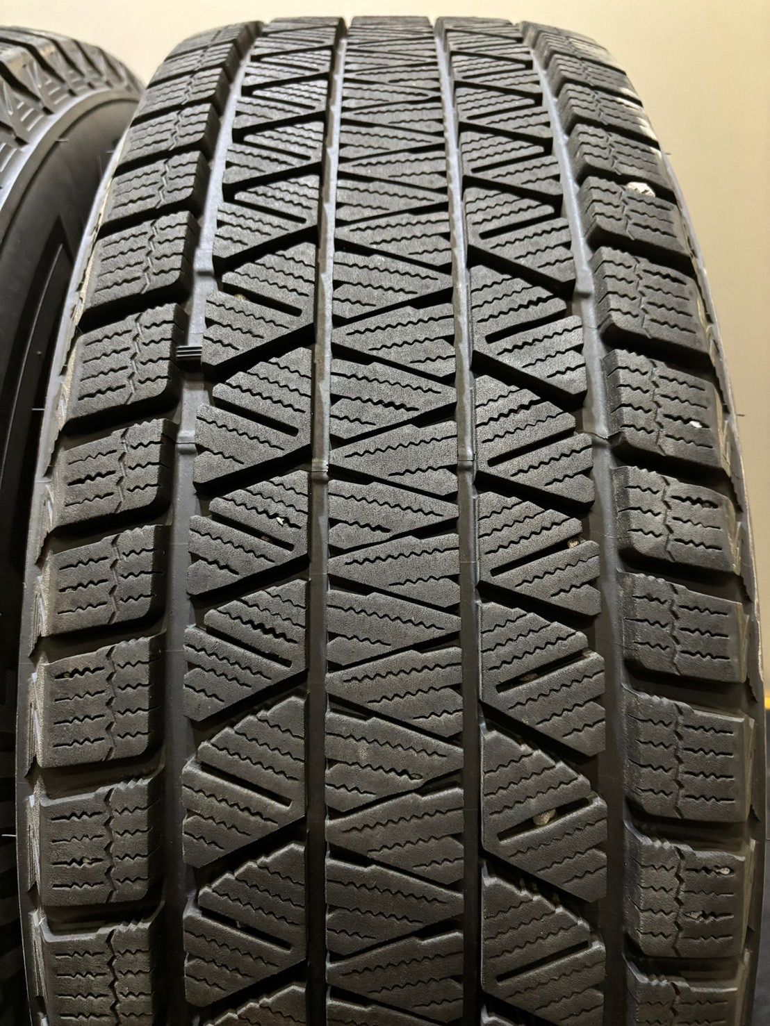 235|65R18 BRIDGESTONE|DM-V3