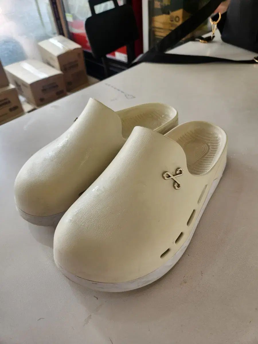 樹皮 スリッパ