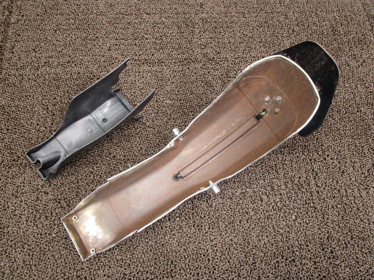 リアフェンダー インナー