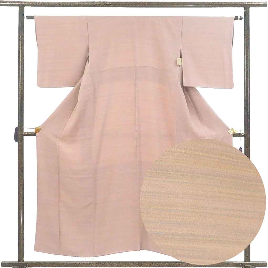 色無地 身丈155cm 裄62cm 前幅23cm 後幅29.5cm 袖丈47cm 袖幅31.5cm レディース 袷 横段柄 裄Sサイズ 秋冬春用 正絹 シルク ピンク リメイク リユース リサイクル 呉服のきくや