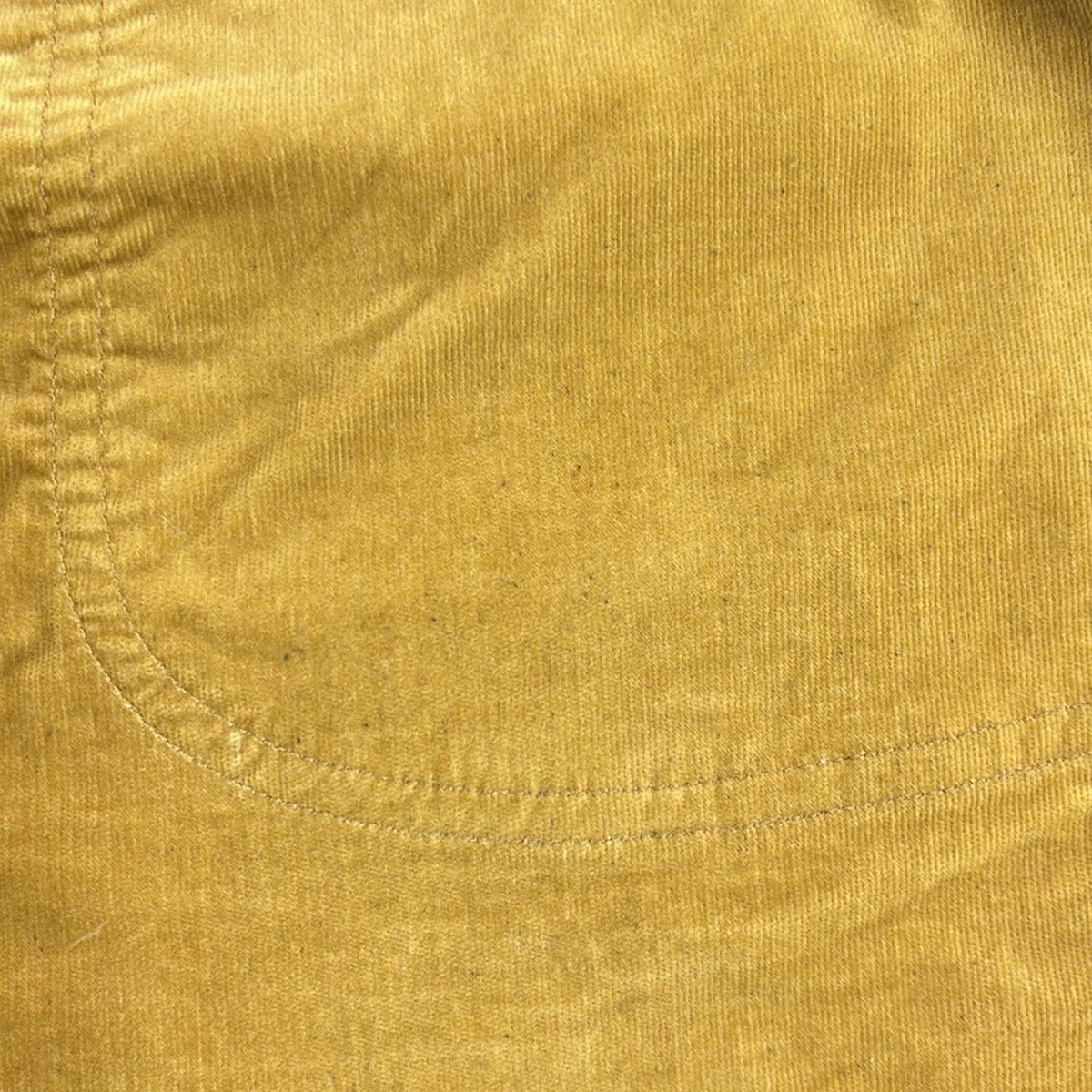 ダークイエロー