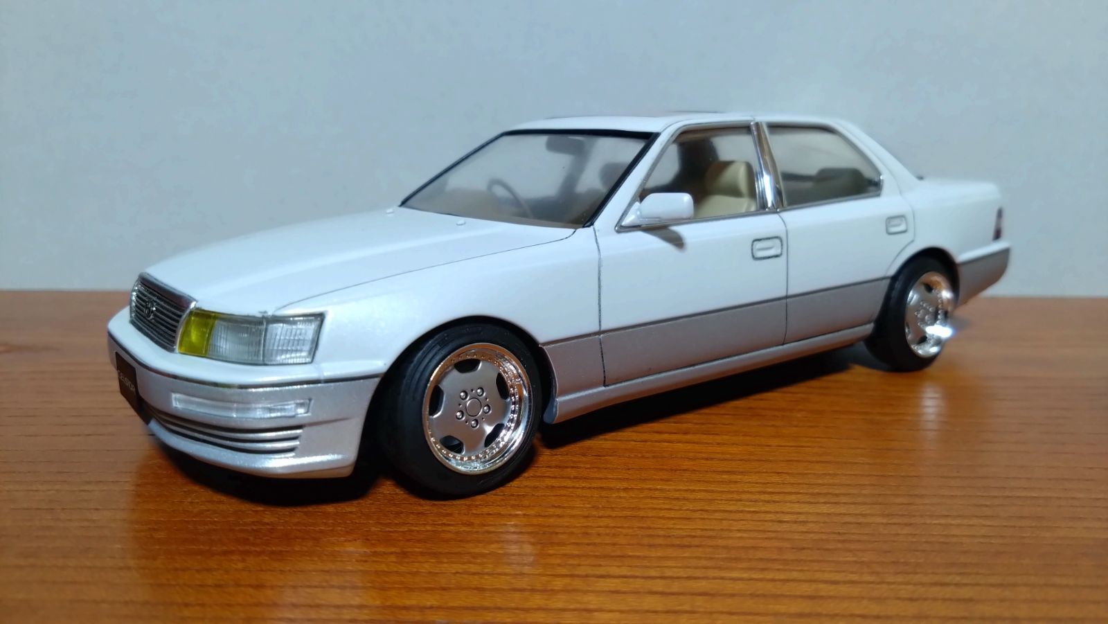 1/24 トヨタ セルシオ アオシマ プラモデル完成品 アオシマ 1/24 プラモデル セルシオ 20後期 完成品 - メルカリ