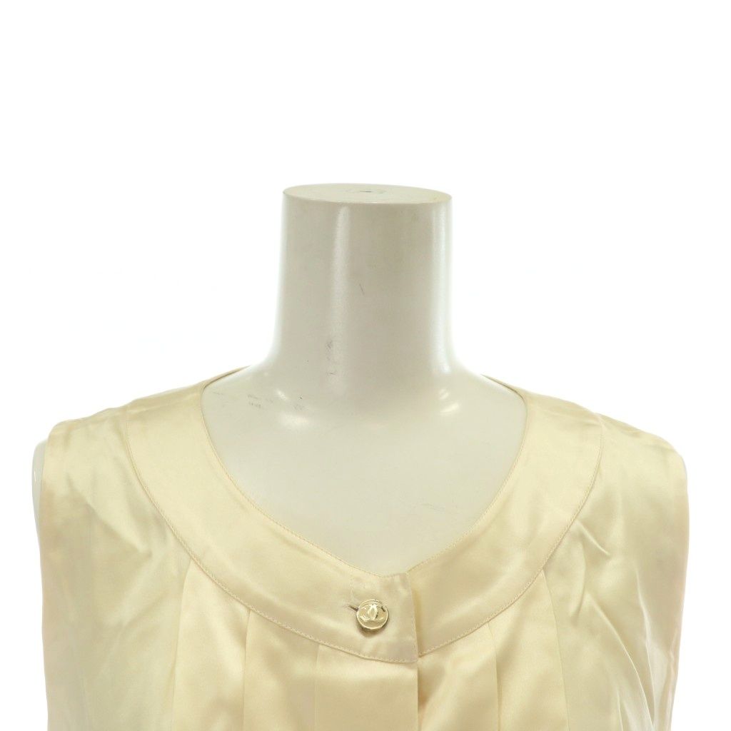  シャネル CHANEL 05 P ノースリーブ シャツ ブラウス 絹 シルク ココマークボタン タック 38 M アイボリー XZ GY 18 その他 トップス