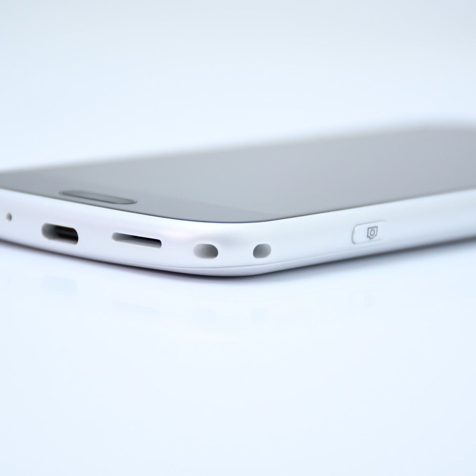 液晶美品＊電池良好】SIMフリー 節約 docomo スマートフォン F-52B