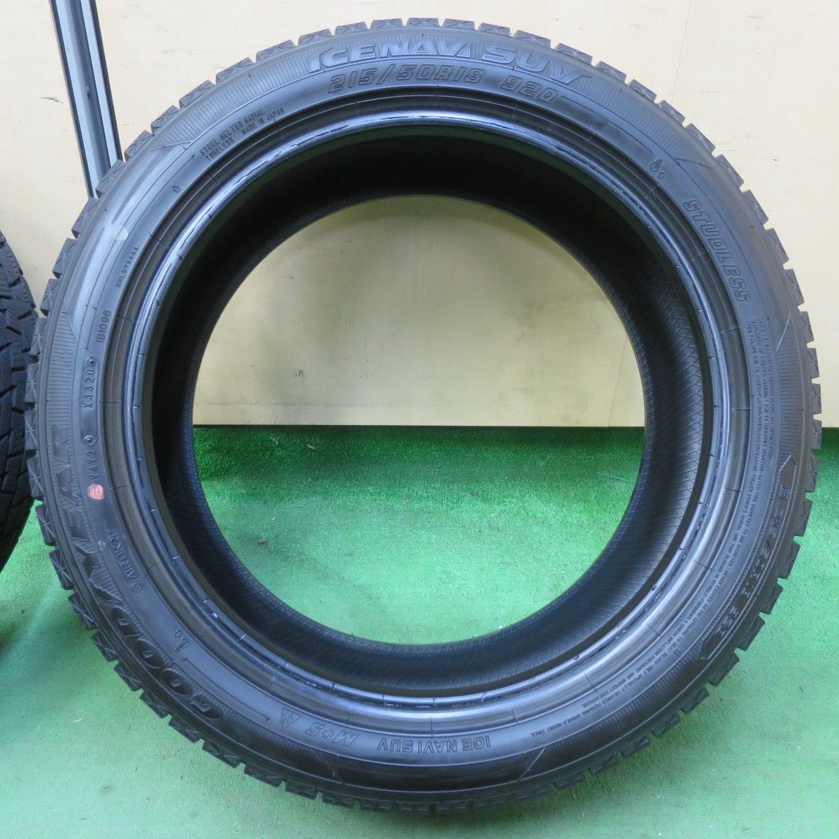 バリ溝！9.5分☆スタッドレス 215/50R18 グッドイヤー アイスナビ SUV