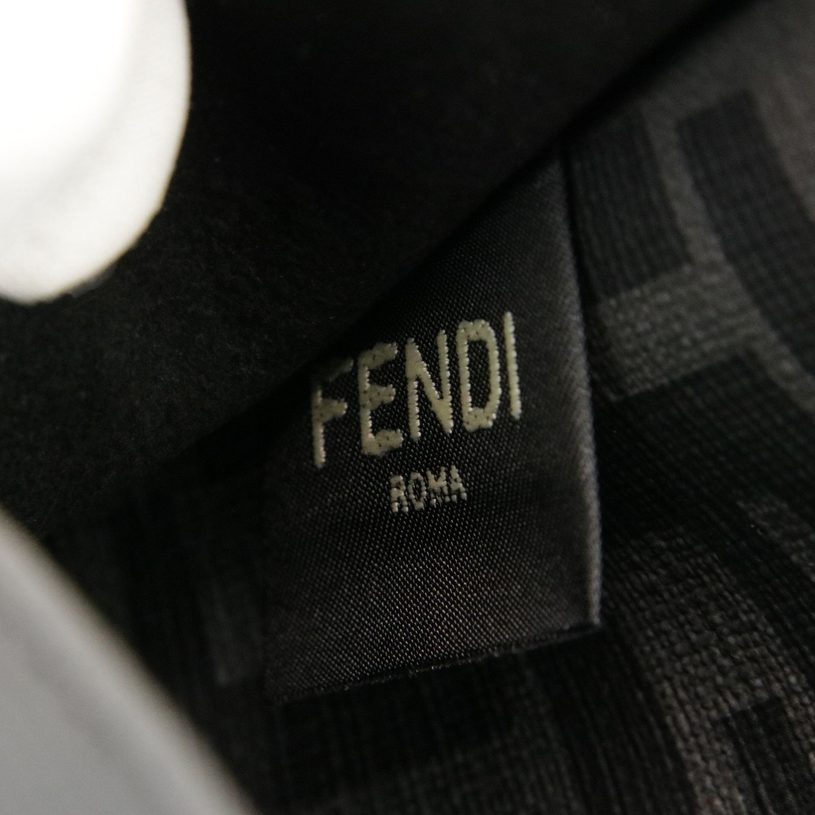 極美品　フェンディ　クラッチバッグ　ビニール　レザー　パイソン　黒　ブラック 本物 送料無料 フェンディ クラッチバッグ セカンドバッグ