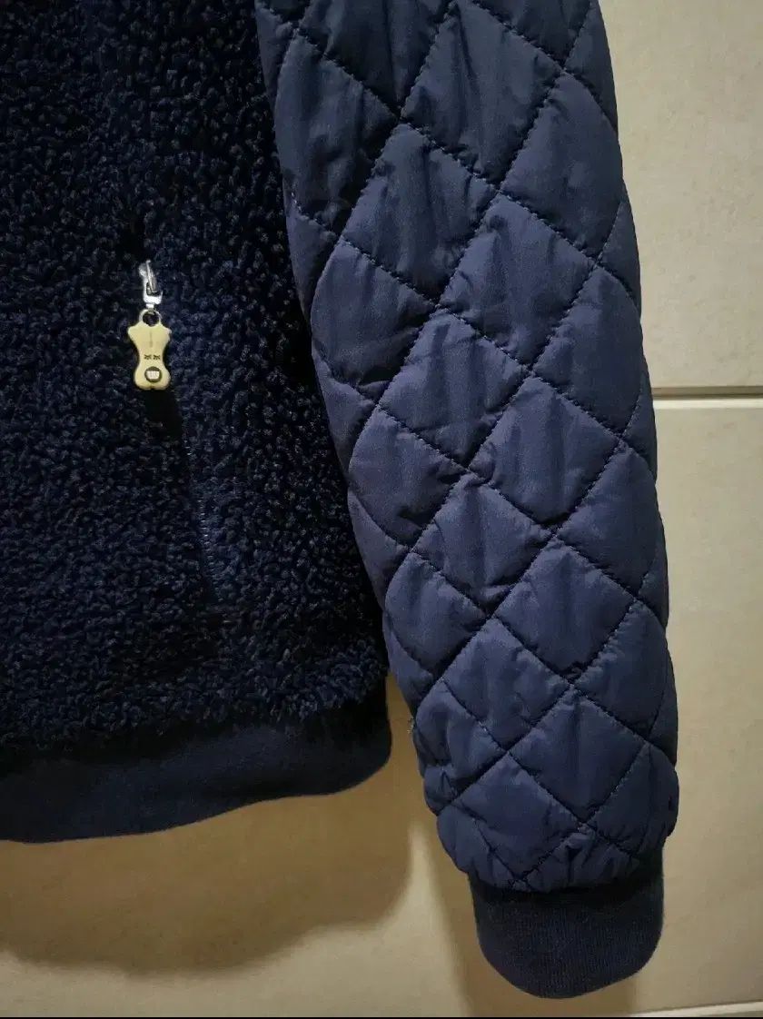 防風ジップアップ