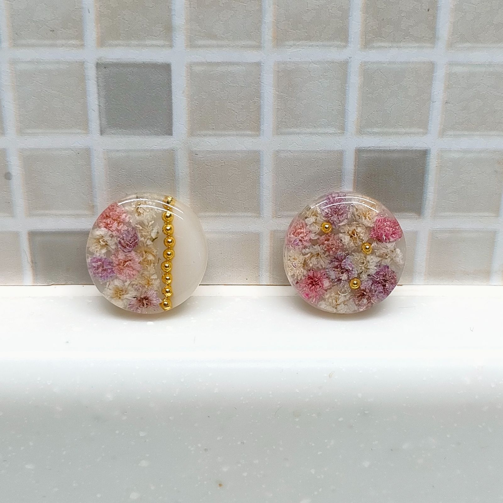 No.92】ハンドメイド レジンアクセサリー 丸ピアス ドライ