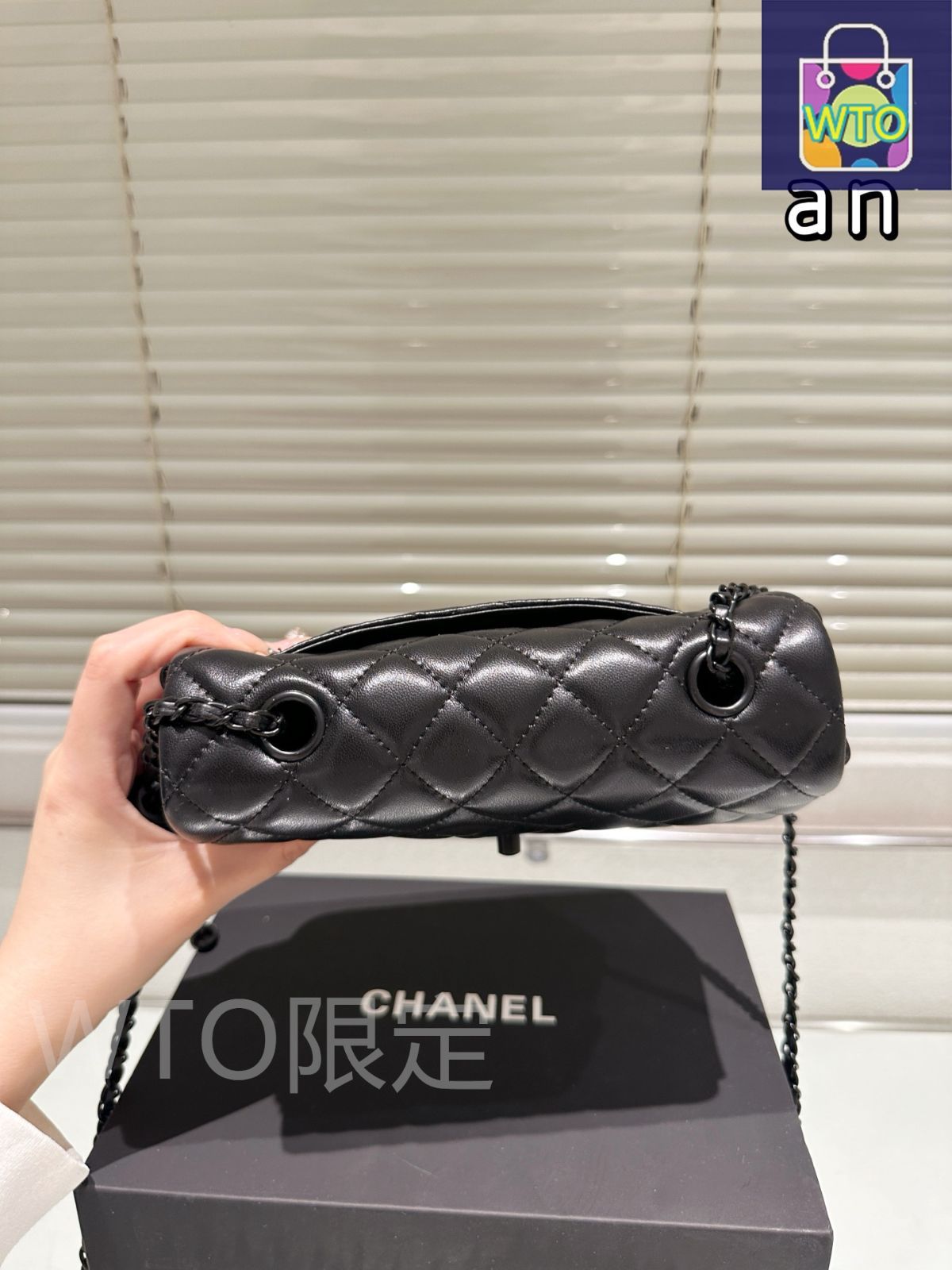 今日特価】Chanel Square Fat シャネル スクエアファット クロス