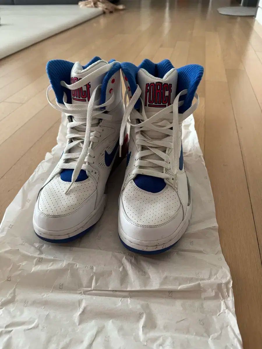 送料無料 ナイキ エア コマンド フォース 280 厳しい