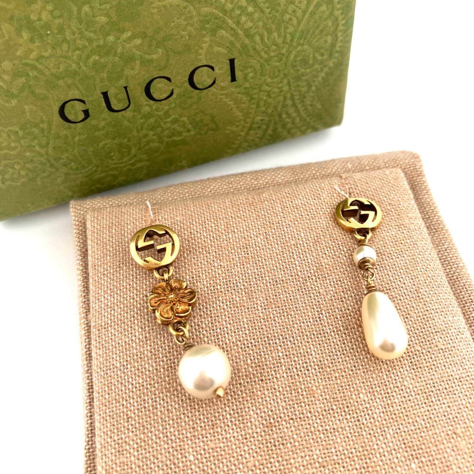 鑑定済み GUCCI グッチ スイング フラワー フェイクパール インターロッキングG 661127 I4620 8078 ヴィンテージ加工