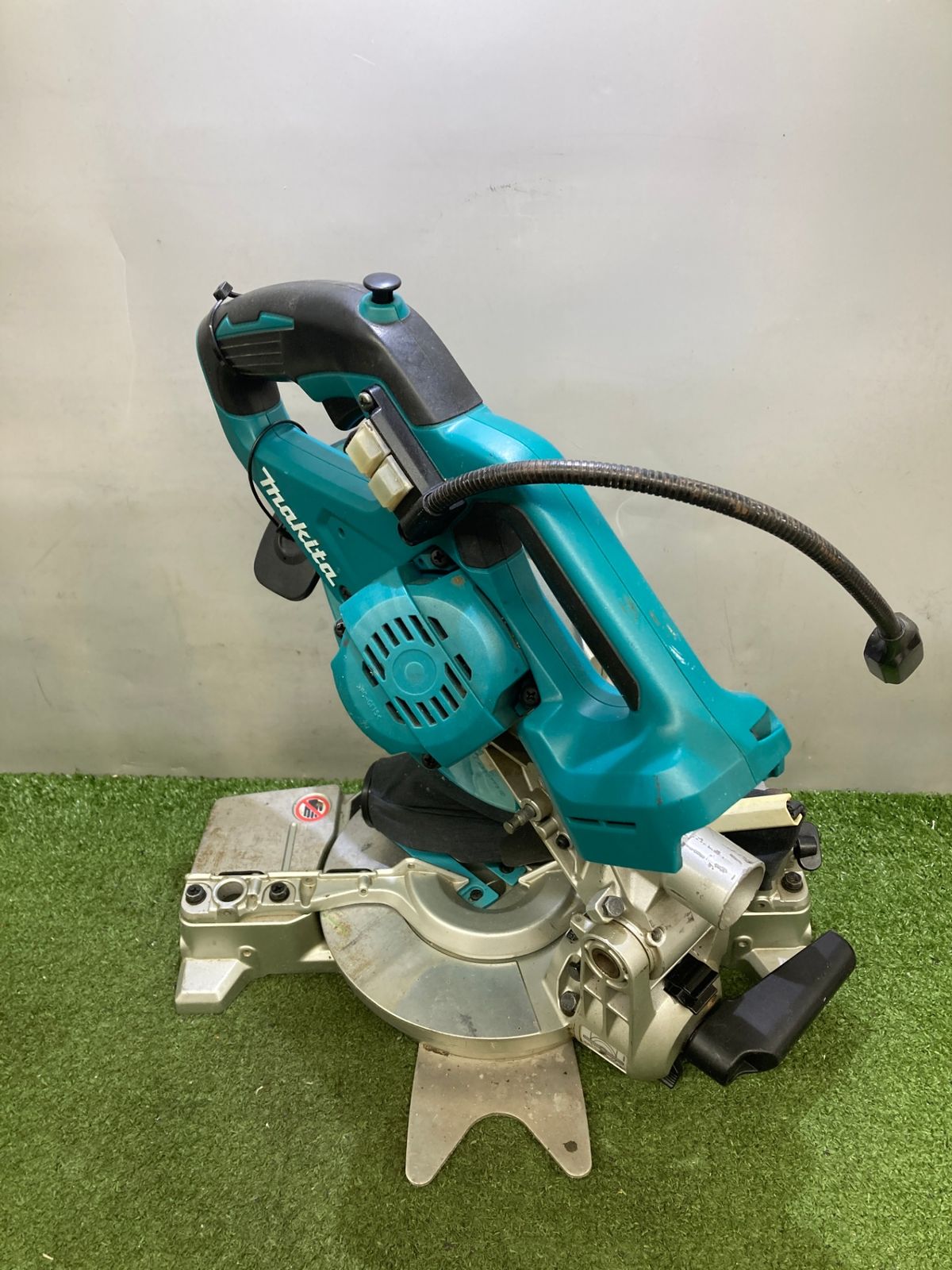 マキタ 165mm充電式マルノコ HS611DZ 【公式通販】