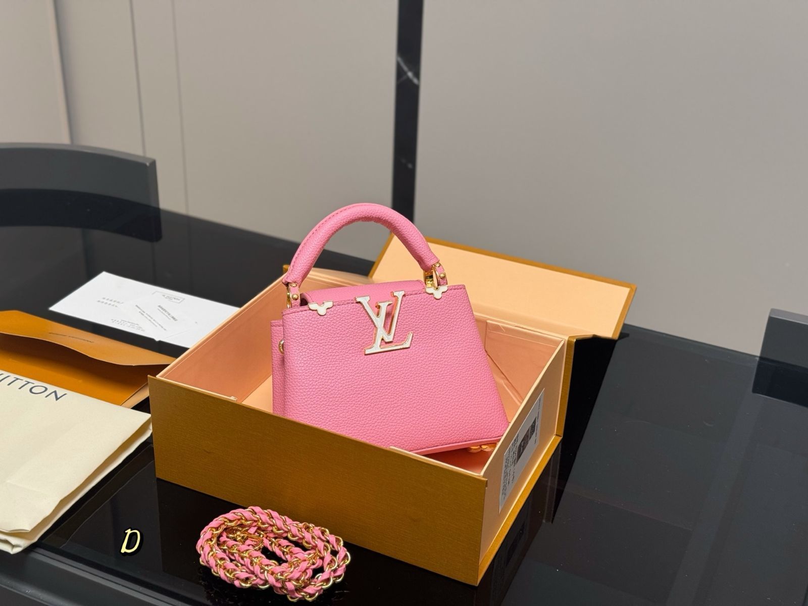 今日特価】LV Capucines Mini Bag ルイ・ヴィトン カプシーヌ