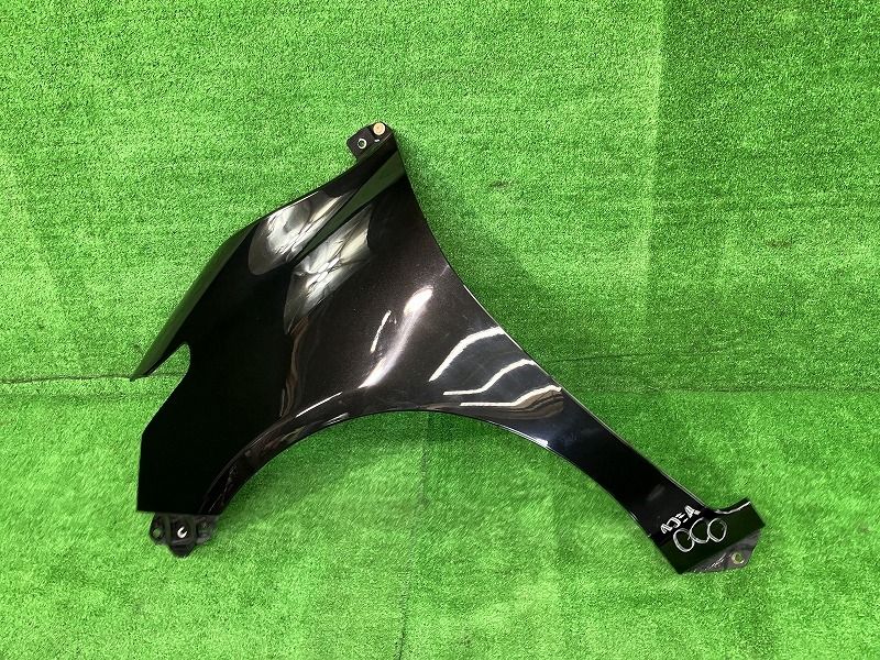 シエンタ NCP175G 左フロントフェンダー G 4WD 6人 53812-52480 209 
