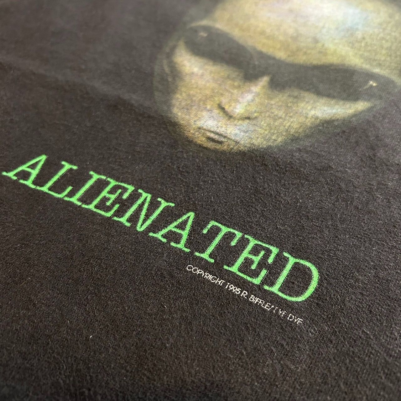 90年代 90's TULTEX 1995 コピーライト エイリアン ALIENATED バックプリント プリント Tシャツ  古着 90s ビンテージ ヴィンテージ ブラック