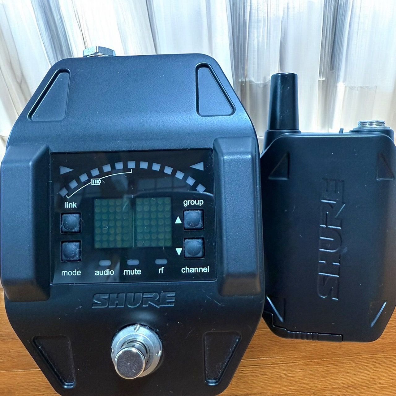 ☆送料無料 美品 SHURE GLXD16 Z2 ワイヤレスシステム ギター ベース
