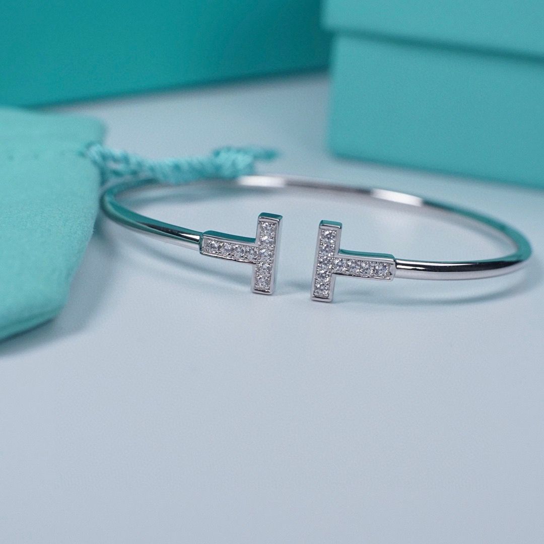 極美品！ティファニー/Tiffany&Co ブレスレット 大人気 T ナロータイプ ワイヤーブレスレット ゴールド バングル レディース☆ 新品未使用  - メルカリ