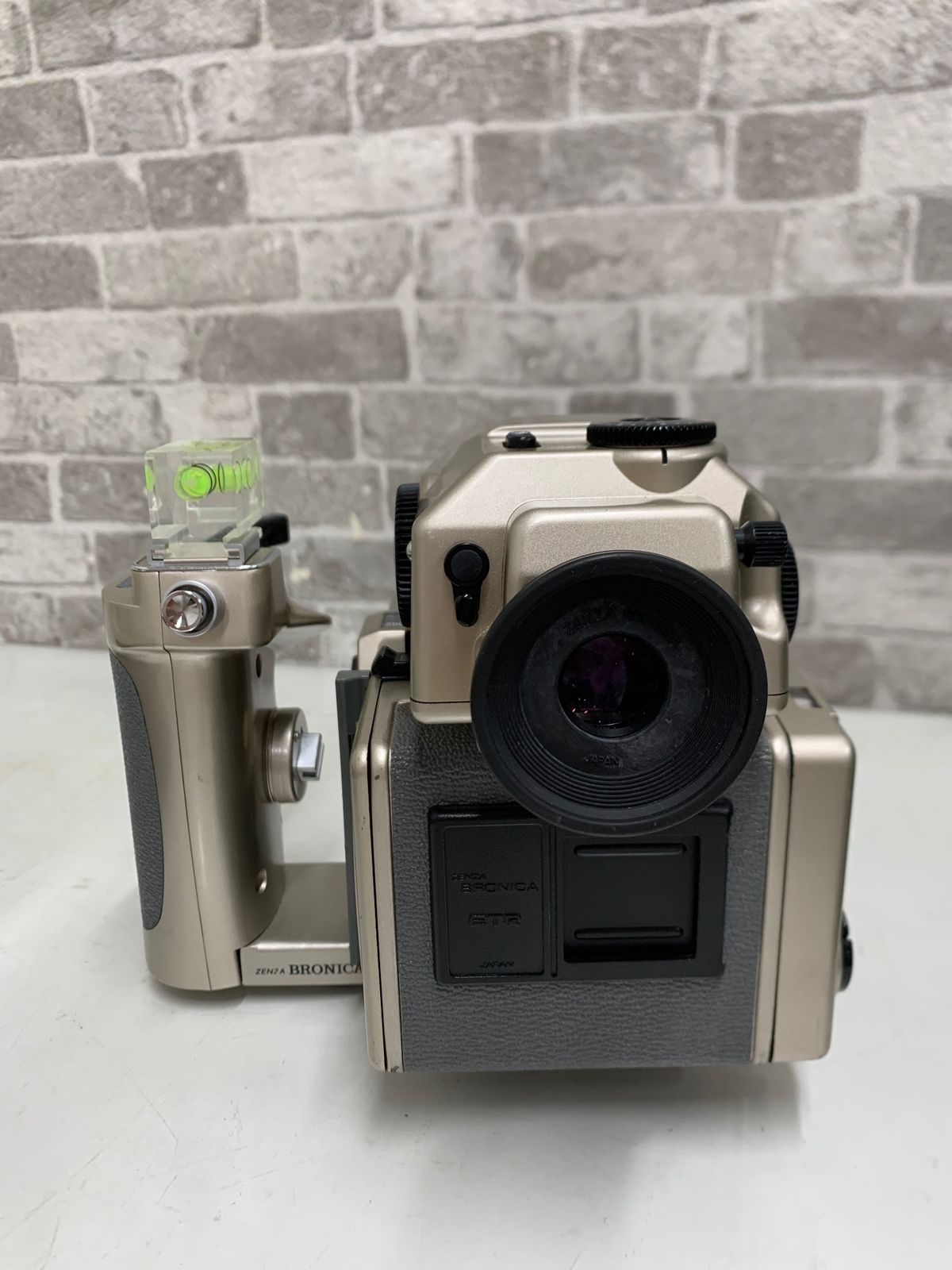 ZENZA BRONICA ETR Si 中判カメラ 75mm F2.8 レンズ ZENZA BRONICA ETR Si 中判カメラ 75mm F2.8 レンズ