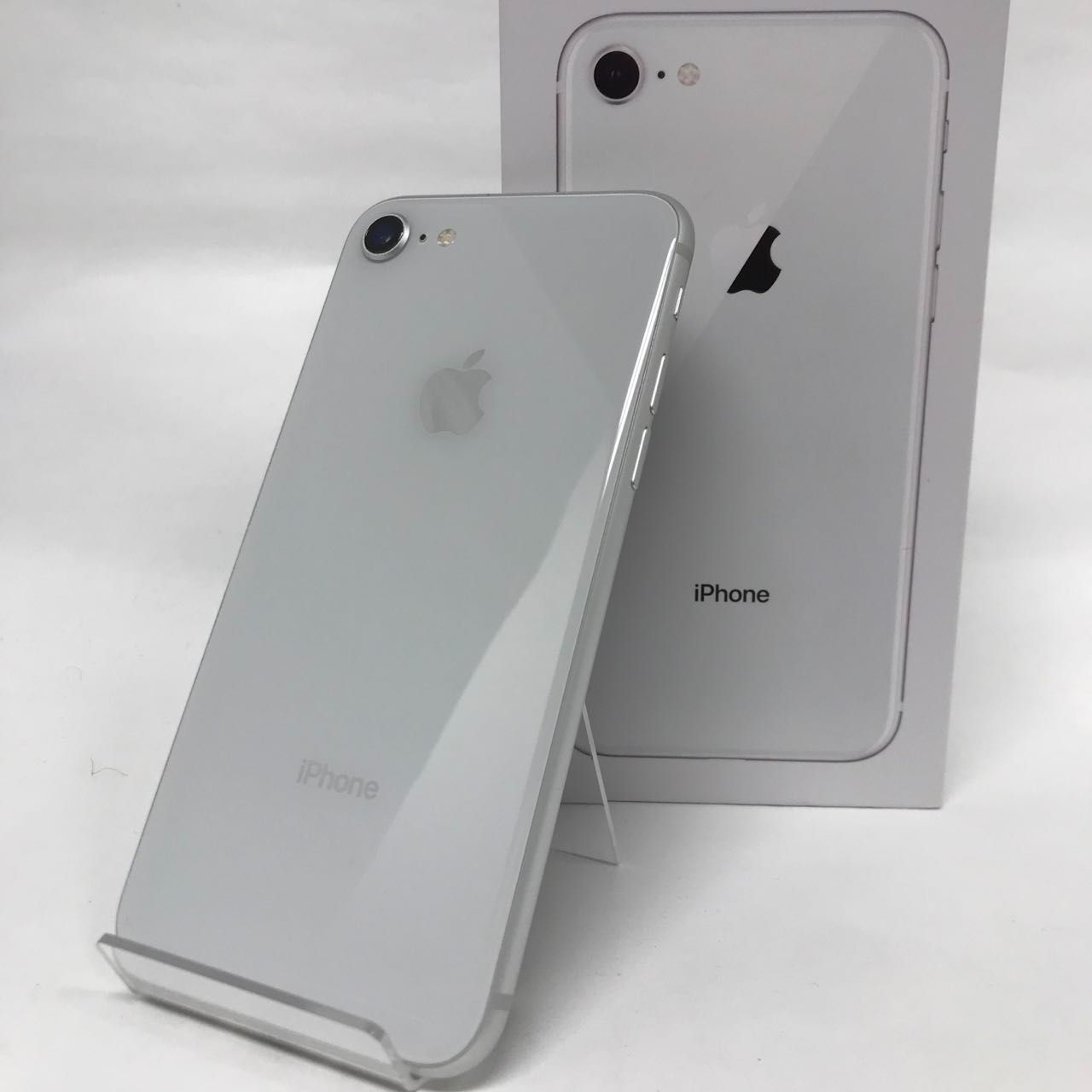 iPhone 8 64GB シルバー Bランク 美品 SIMフリー Apple 0054 