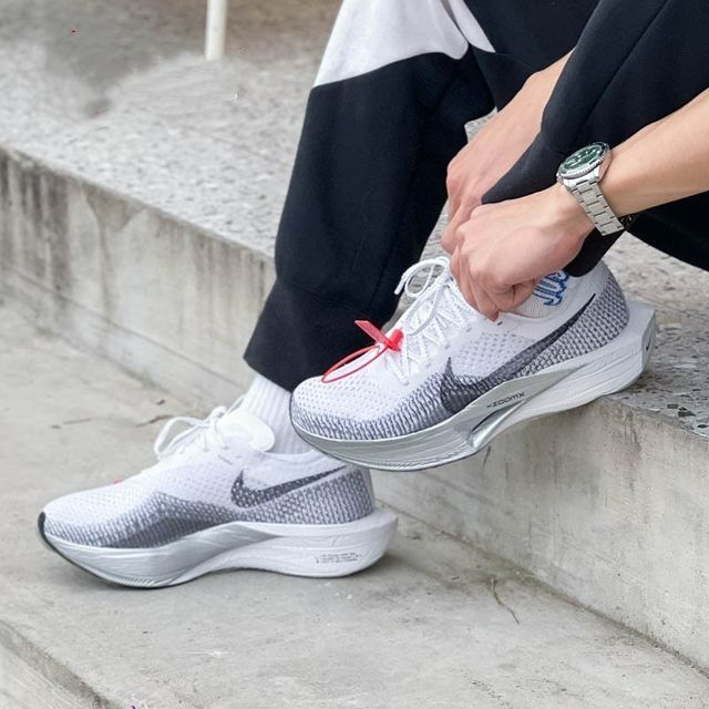 新品 未使用  Nike ナイキ シューズ ランニング ヴェイパーフライネクスト  ランニング トレーニング WHITE GREY  DV4129-100 男女兼用