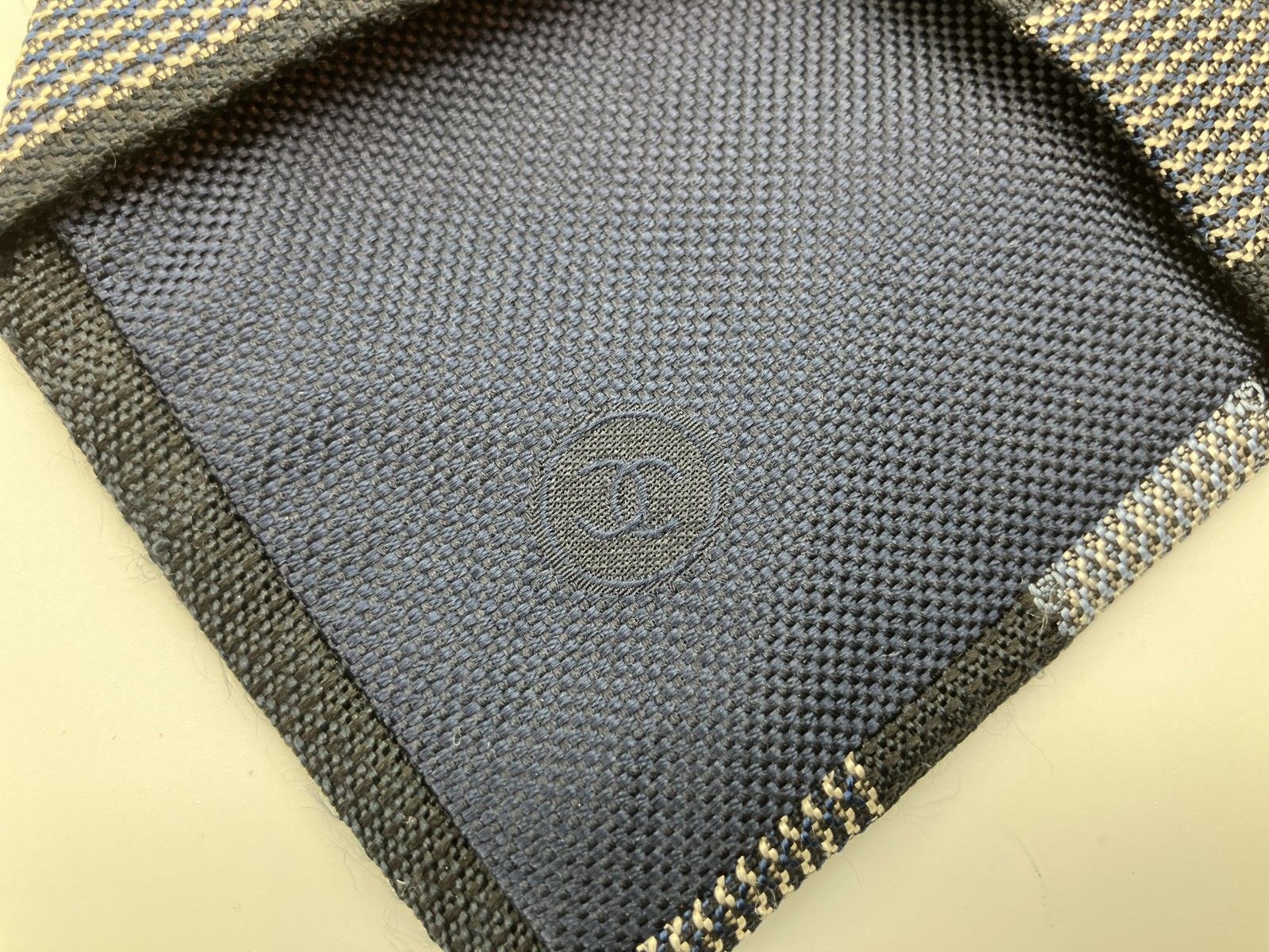 "ＣＨＡＮＥＬ　ネクタイ　ネイビー　グレー　幅10ｃｍ（3.94 inch） 送料無料 シャネル CHANEL ネクタイ ネイビー グレー 幅10cm（3.94 inch