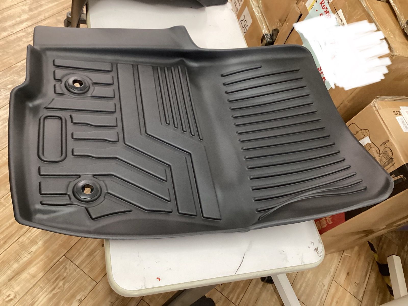 【m-desu】（3） 訳あり】A1339 ランドクルーザー 250 フロアマット（1+2列目）5人乗り