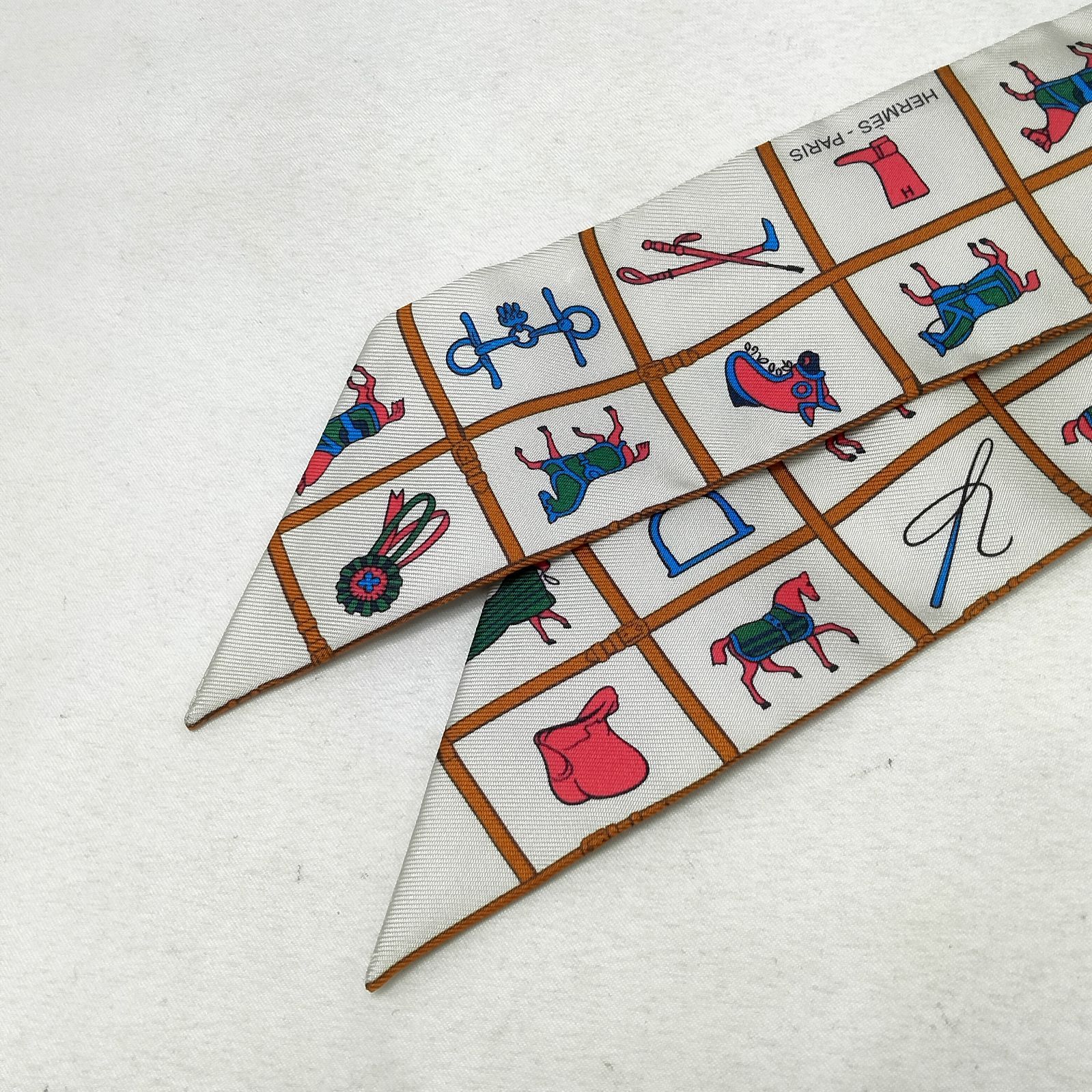 美品✨️HERMES✨️ エルメス ツイリー 駿馬の披掛 Couvertures et 