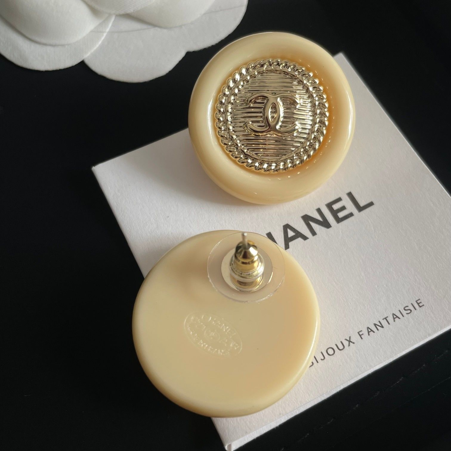 今日特価】Chanel シャネル ヴィンテージ ダブル C イヤリング