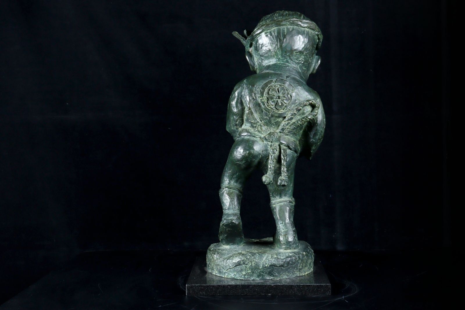 最終出品 9kg 水牛ブロンズ像 久寛作 刻名入 美品 最終出品 9kg 水牛ブロンズ像 久寛作 刻名入 美品 西島伊三雄 銅製