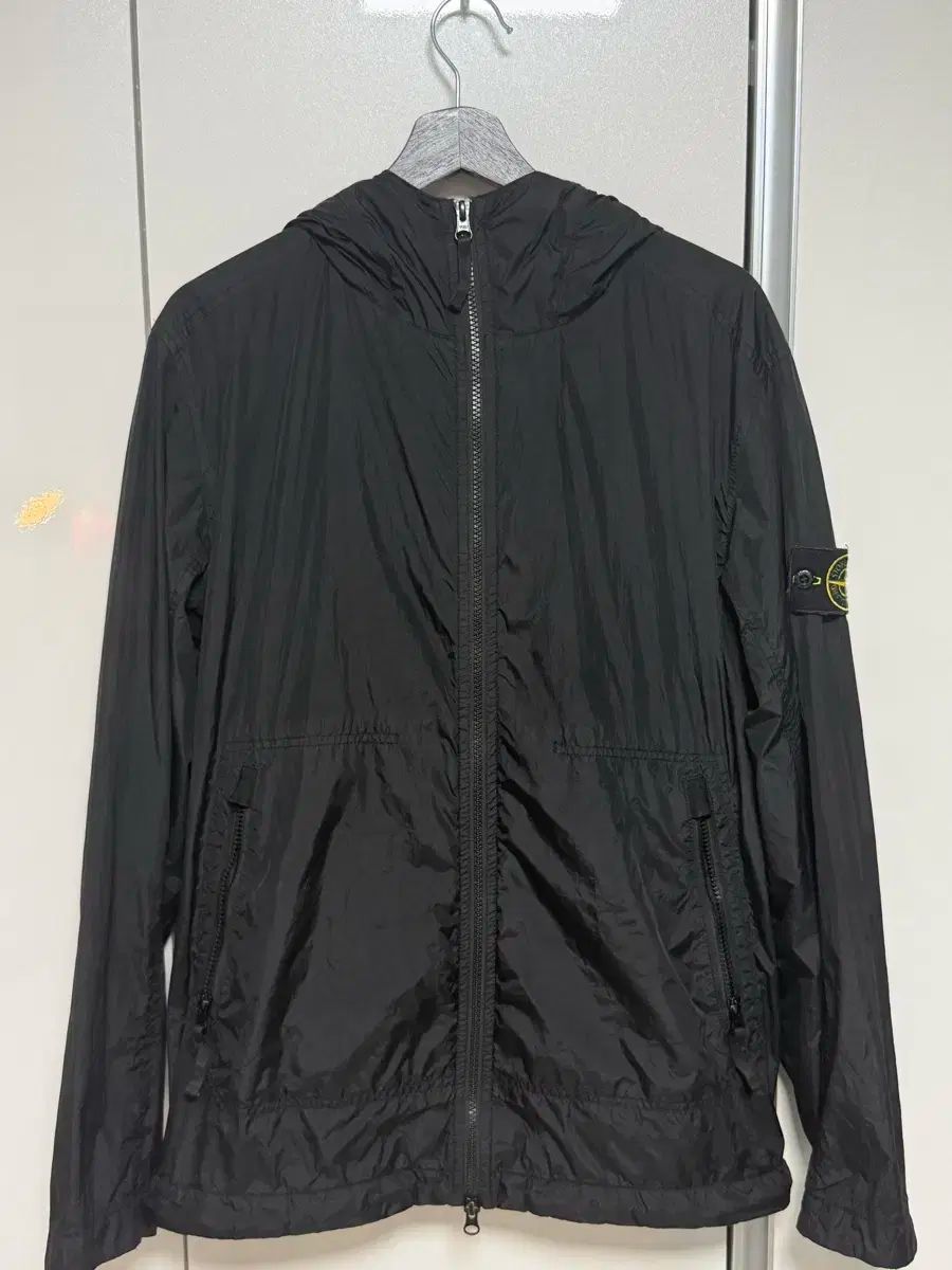 ストーンアイランド 23ss クリンクルレップス ウィンドブレーカー M