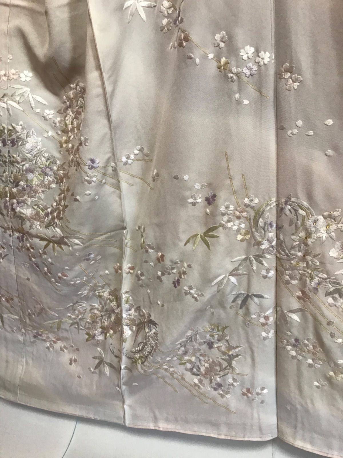 No.52 総刺繍訪問着 [蘇州刺繍正絹] 未使用未仕立て | ヤマダウェブコム