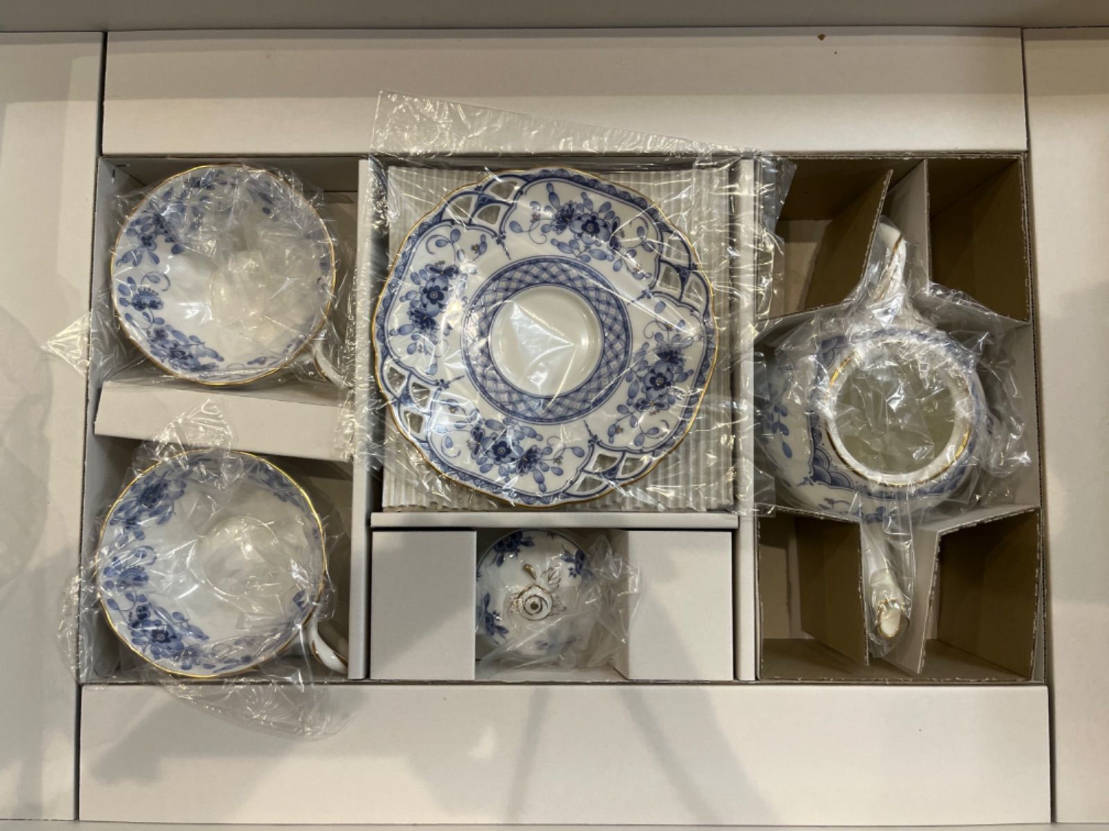 廃盤品NARUMI Bone Chinaフレパーティセット - メルカリ