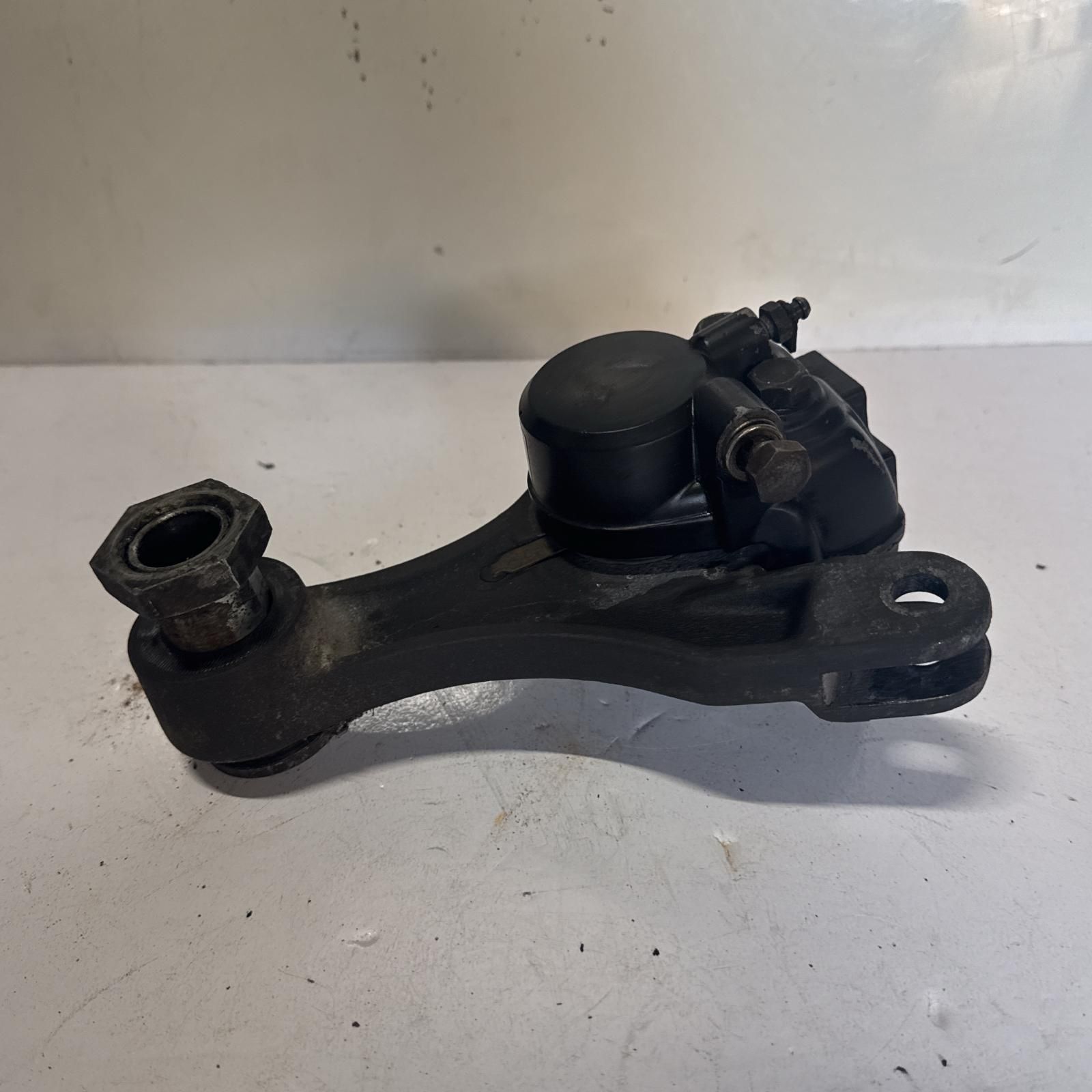 ハーレー 純正品 リアブレーキ キャリパー サポート Arlen Ness 6