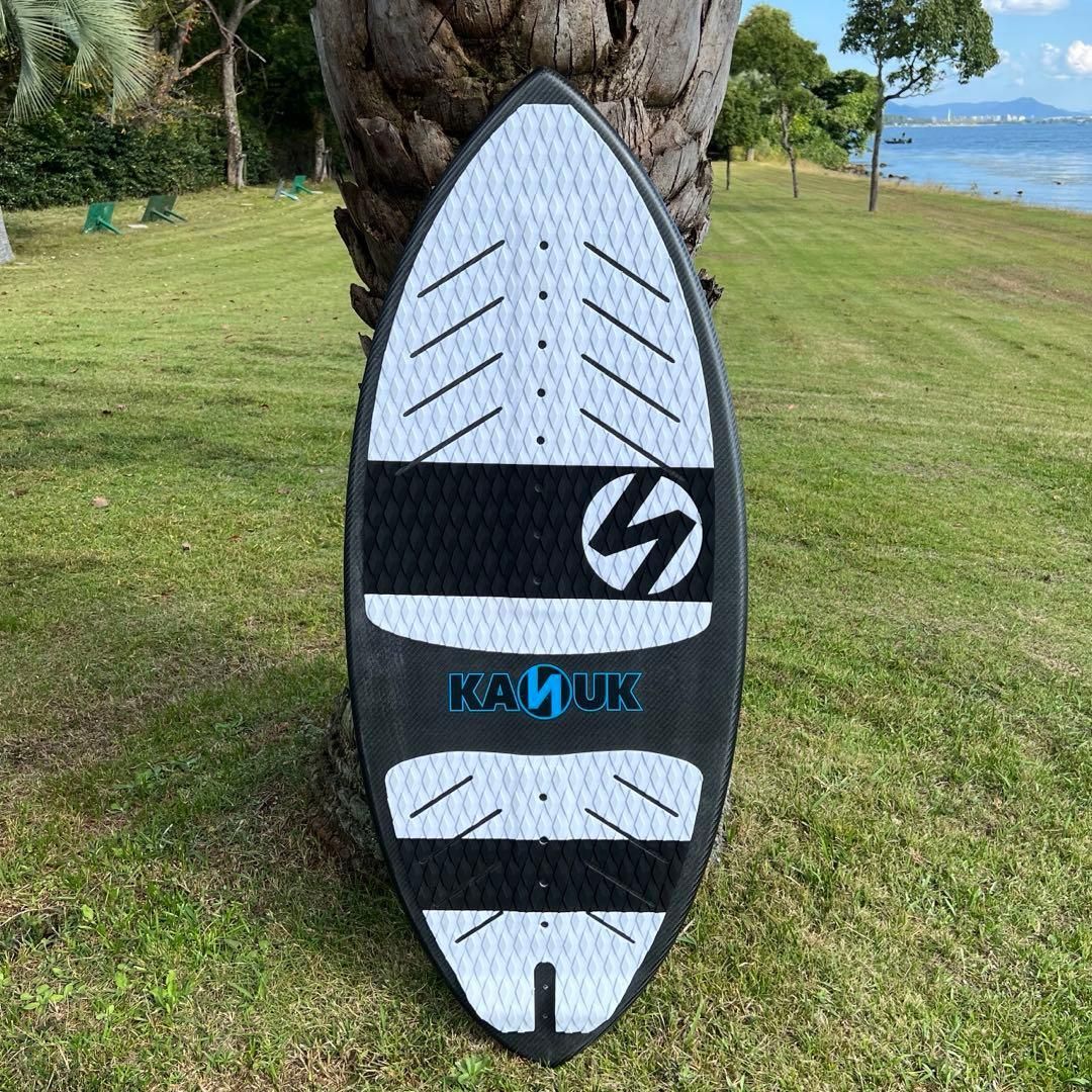 ウェイクサーフィンボード KANUK カヌック 5’0” スキムボード